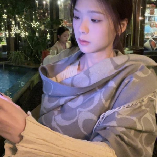designer,replica,clothing,fake,1:1,lv,luxury,high quality Coach 6-Color Shawl (DCXVO)
