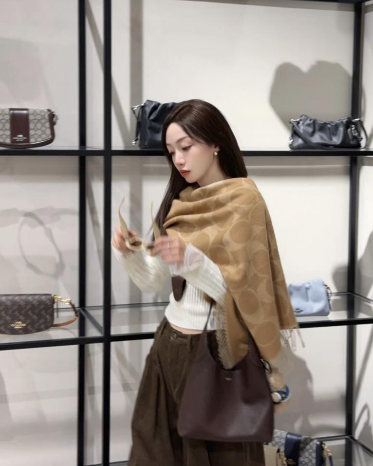 designer,replica,clothing,fake,1:1,lv,luxury,high quality Coach 6-color shawl (XV6B4) designer,replica,clothing,fake,1:1,lv,luxury,high quality Coach 6-color shawl (XV6B4)