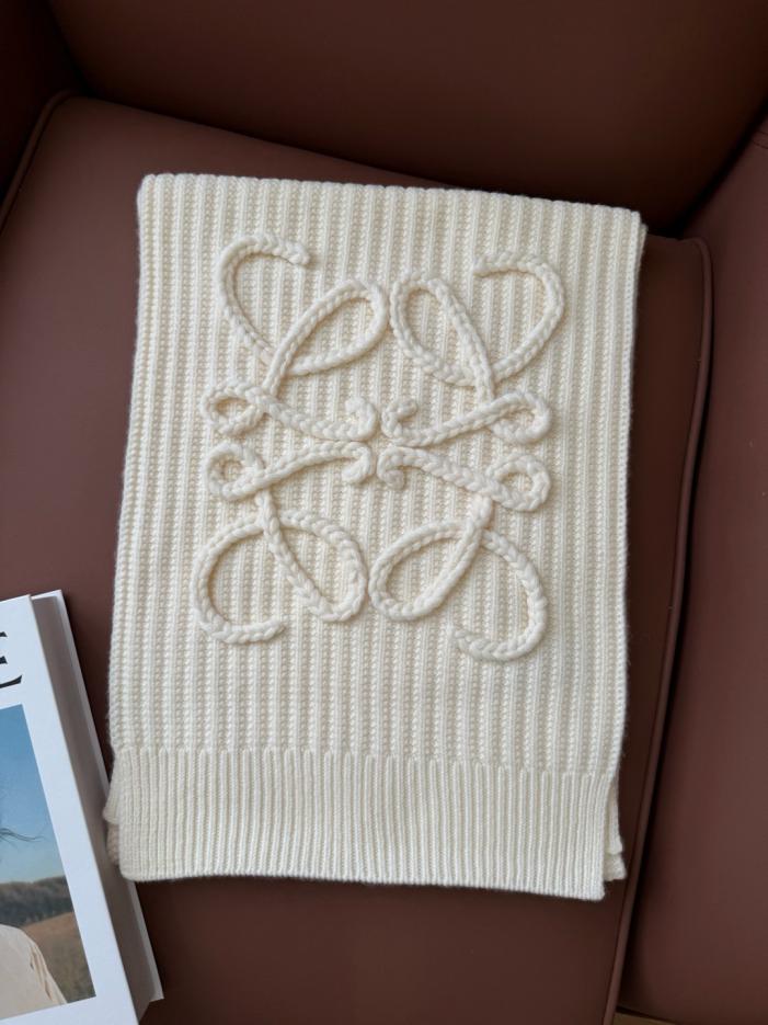 designer,replica,clothing,fake,1:1,lv,luxury,high quality Pearl White LOEWE Autumn/Winter Knitted Scarf (JCQK1) designer,replica,clothing,fake,1:1,lv,luxury,high quality Pearl White LOEWE Autumn/Winter Knitted Scarf (JCQK1)
