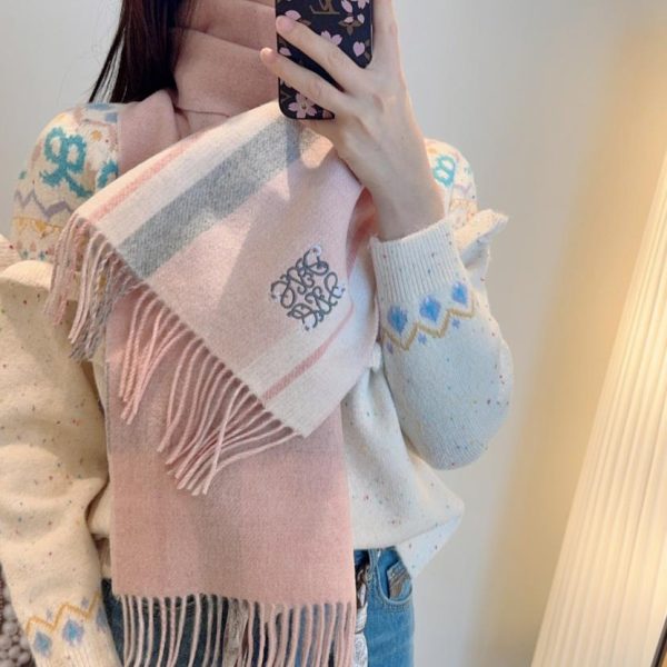 designer,replica,clothing,fake,1:1,lv,luxury,high quality Loewe’s elegant reversible scarf (FWCOC)