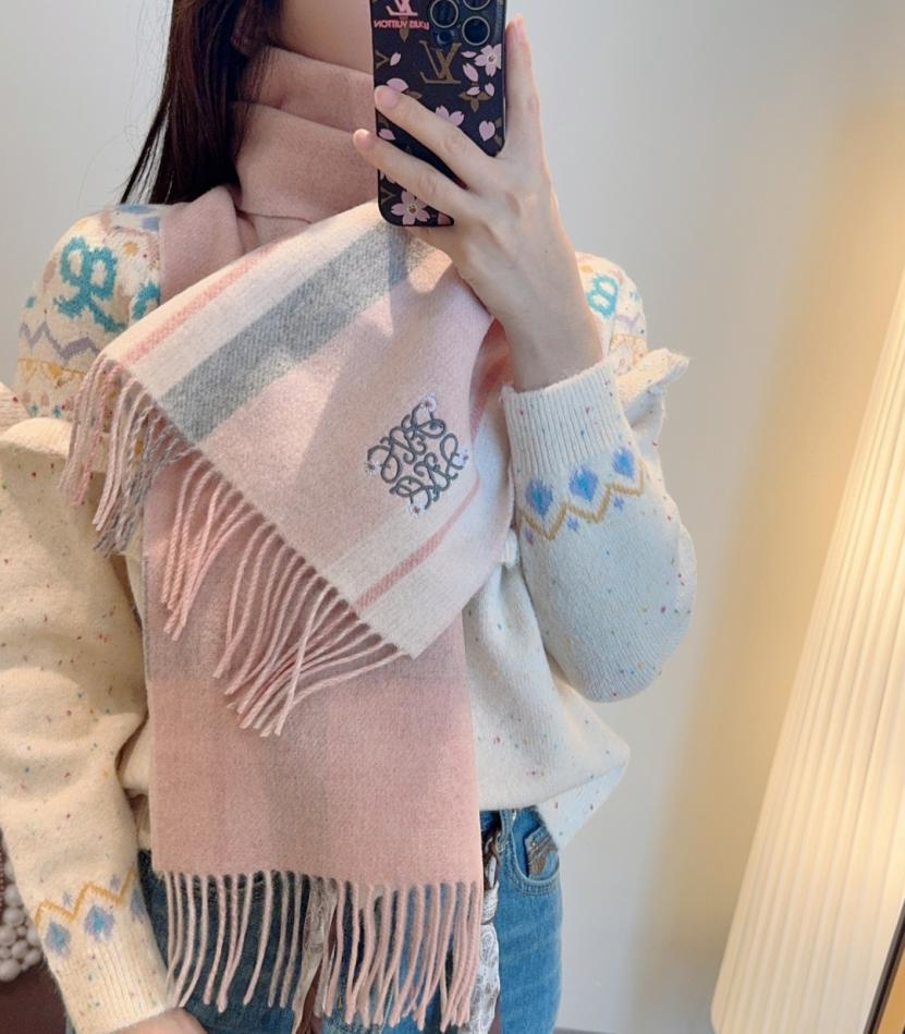 designer,replica,clothing,fake,1:1,lv,luxury,high quality Loewe’s elegant reversible scarf (FWCOC) designer,replica,clothing,fake,1:1,lv,luxury,high quality Loewe’s elegant reversible scarf (FWCOC)