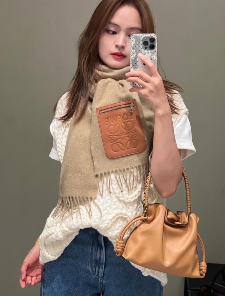 designer,replica,clothing,fake,1:1,lv,luxury,high quality Loewe’s gentle reversible scarf (813HQ) designer,replica,clothing,fake,1:1,lv,luxury,high quality Loewe’s gentle reversible scarf (813HQ)