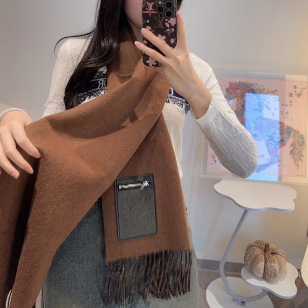 designer,replica,clothing,fake,1:1,lv,luxury,high quality Loewe’s gentle reversible scarf (OEK57)