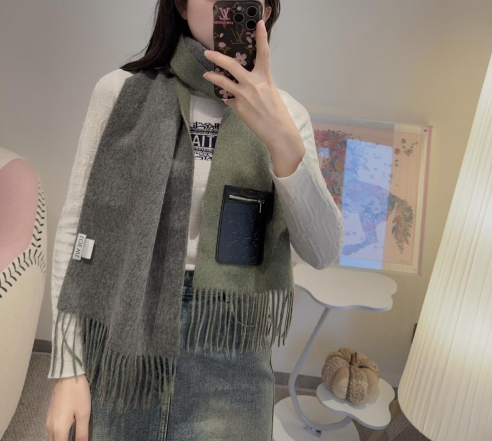 designer,replica,clothing,fake,1:1,lv,luxury,high quality Loewe’s gentle reversible scarf (Z1MGZ) designer,replica,clothing,fake,1:1,lv,luxury,high quality Loewe’s gentle reversible scarf (Z1MGZ)