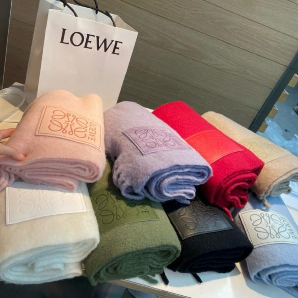 designer,replica,clothing,fake,1:1,lv,luxury,high quality Loewe’s new colorful mohair scarf (20808)