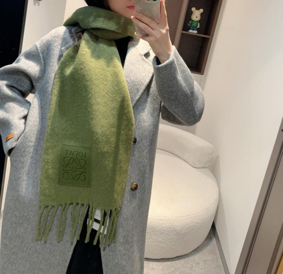 designer,replica,clothing,fake,1:1,lv,luxury,high quality Loewe’s new colorful mohair scarf (HLTVX) designer,replica,clothing,fake,1:1,lv,luxury,high quality Loewe’s new colorful mohair scarf (HLTVX)