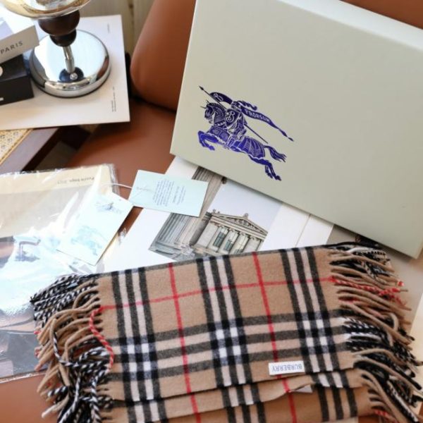 designer,replica,clothing,fake,1:1,lv,luxury,high quality Burberry cashmere scarf with large tassels (6MV71)