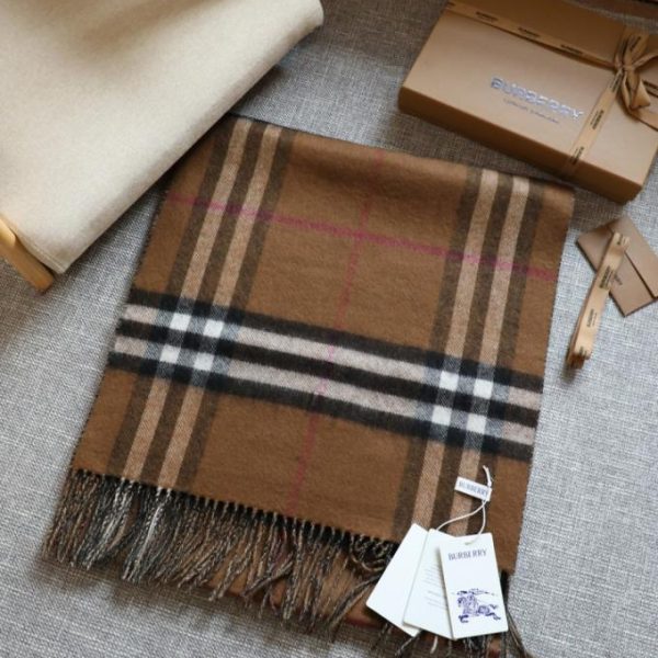 designer,replica,clothing,fake,1:1,lv,luxury,high quality Burberry War Horse Original Shawl, Double-sided Yarn-knit Classic Reversible Shawl (C2GOQ)