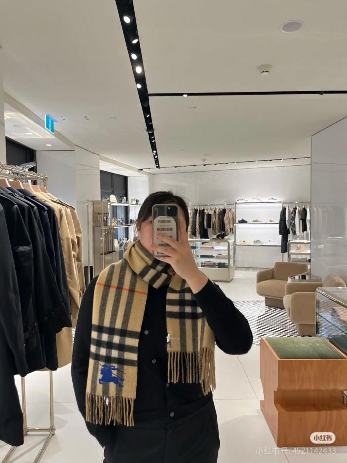 designer,replica,clothing,fake,1:1,lv,luxury,high quality Burberry’s latest double-sided cashmere check scarf with embroidery, print, and jacquard (NXID3) designer,replica,clothing,fake,1:1,lv,luxury,high quality Burberry’s latest double-sided cashmere check scarf with embroidery, print, and jacquard (NXID3)