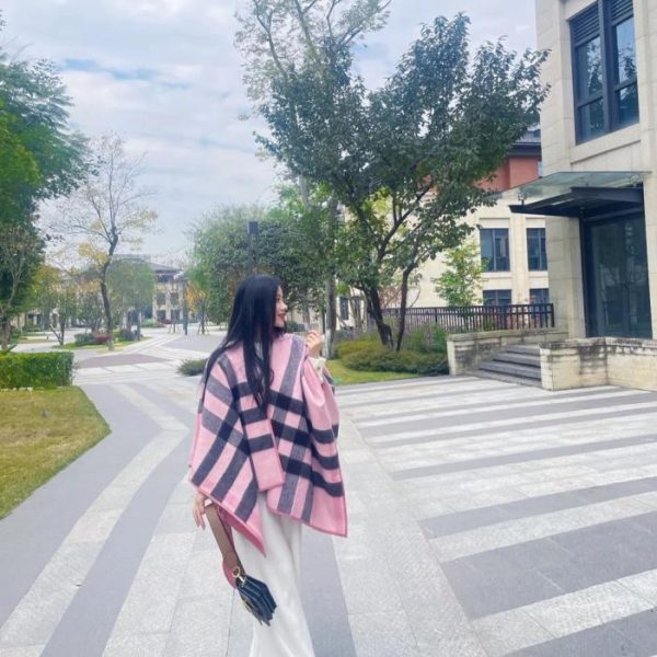 designer,replica,clothing,fake,1:1,lv,luxury,high quality Burberry Reversible Cape, 100% Cashmere (4344X)