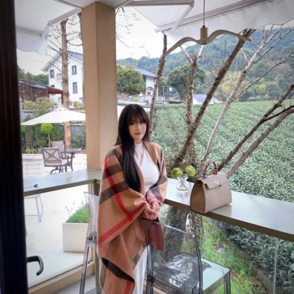designer,replica,clothing,fake,1:1,lv,luxury,high quality Burberry Reversible Cape, 100% Pure Cashmere (MZVH5)