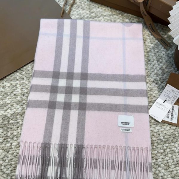 designer,replica,clothing,fake,1:1,lv,luxury,high quality Burberry’s classic cashmere check scarf (D4F3W)