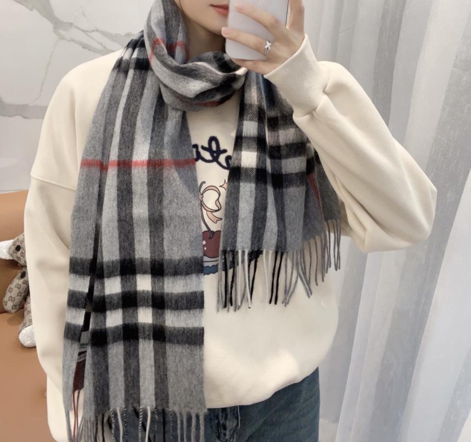 designer,replica,clothing,fake,1:1,lv,luxury,high quality Burberry’s classic cashmere check scarf (E0W0Y) designer,replica,clothing,fake,1:1,lv,luxury,high quality Burberry’s classic cashmere check scarf (E0W0Y)