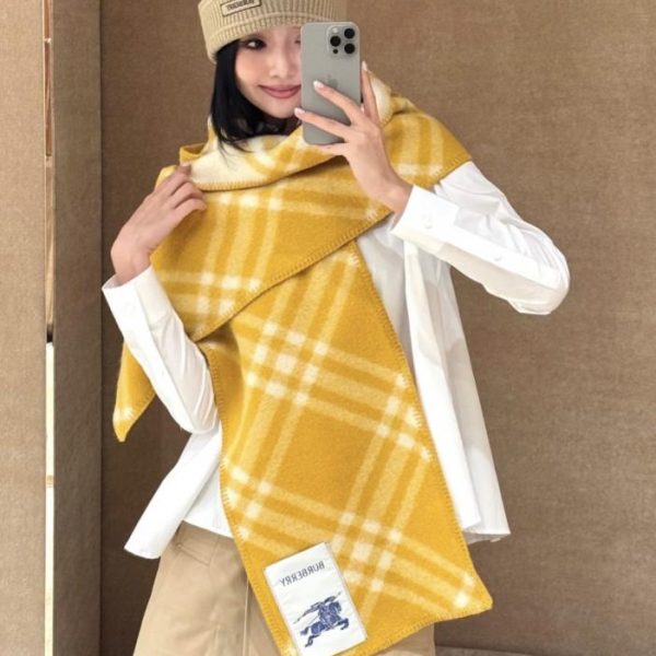designer,replica,clothing,fake,1:1,lv,luxury,high quality Burberry cashmere and wool blend scarf (with hood) (3BN55)