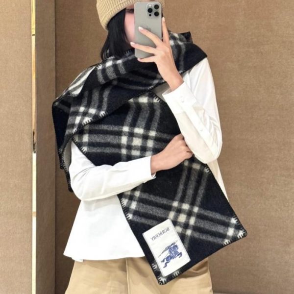 designer,replica,clothing,fake,1:1,lv,luxury,high quality Burberry cashmere and wool blend scarf (with hood) (RLVTH)
