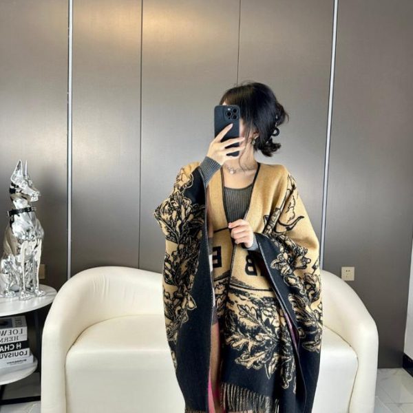 designer,replica,clothing,fake,1:1,lv,luxury,high quality Burberry Equestrian Cashmere Jacquard Cape, Reversible (A+B Sides)