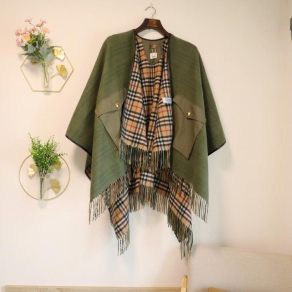 designer,replica,clothing,fake,1:1,lv,luxury,high quality Burberry Heavy-Duty Accordion Bag, Wool Cape, Reversible (MHN1R)