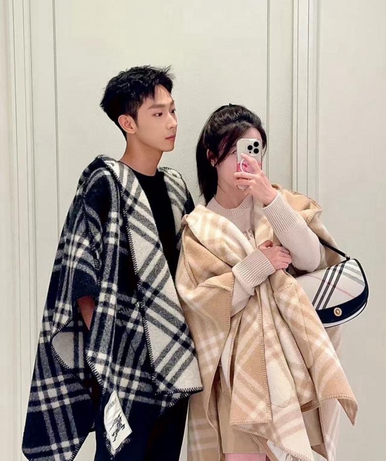 designer,replica,clothing,fake,1:1,lv,luxury,high quality Burberry runway hooded cape/shawl (D99CG) designer,replica,clothing,fake,1:1,lv,luxury,high quality Burberry runway hooded cape/shawl (D99CG)