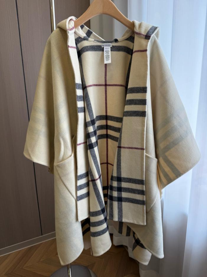 designer,replica,clothing,fake,1:1,lv,luxury,high quality Burberry embroidered cape (K1QT4) designer,replica,clothing,fake,1:1,lv,luxury,high quality Burberry embroidered cape (K1QT4)
