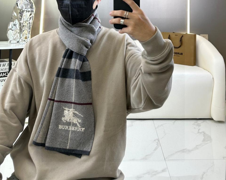 designer,replica,clothing,fake,1:1,lv,luxury,high quality Burberry premium men’s scarf, classic equestrian check pattern (1A7A4) designer,replica,clothing,fake,1:1,lv,luxury,high quality Burberry premium men’s scarf, classic equestrian check pattern (1A7A4)