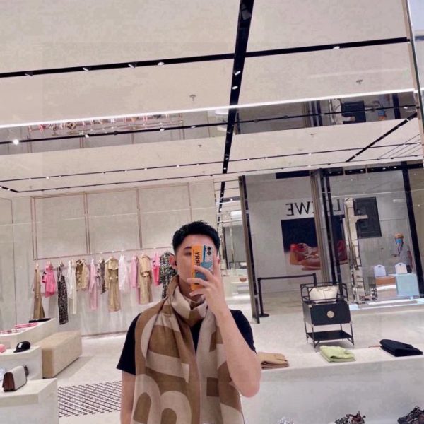 designer,replica,clothing,fake,1:1,lv,luxury,high quality Burberry’s latest boutique style scarf, made with top-quality double-layer yarn-dyed fabric and 100% premium silk cashmere (KY0CH).