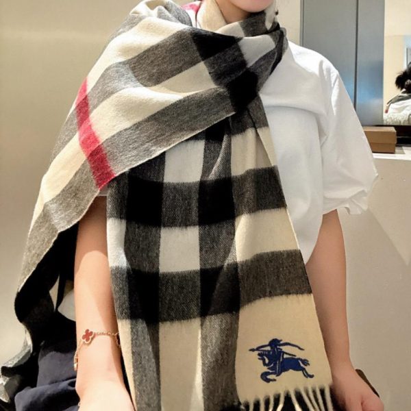 designer,replica,clothing,fake,1:1,lv,luxury,high quality Burberry Men’s and Women’s Scarves (JD7XT)