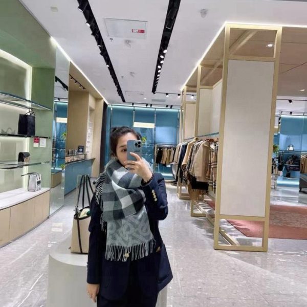 designer,replica,clothing,fake,1:1,lv,luxury,high quality Burberry Classic TB Collection Jacquard Cashmere Scarf (92R5F)