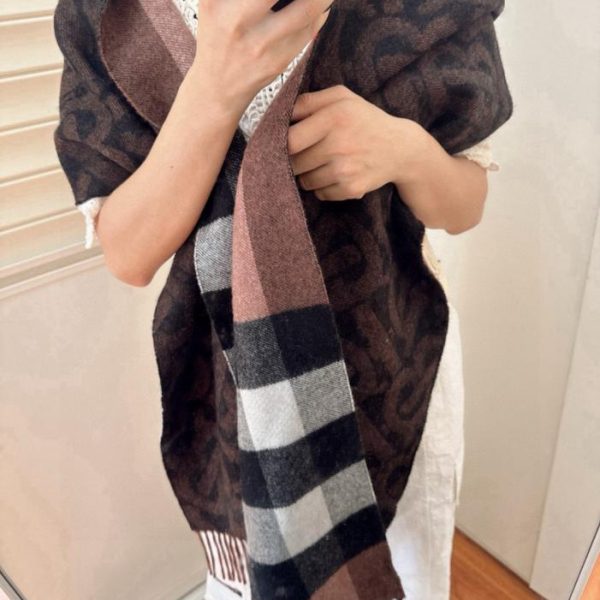 designer,replica,clothing,fake,1:1,lv,luxury,high quality Burberry Classic TB Collection Jacquard Worsted Cashmere Scarf (BCWNE)