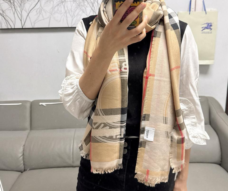designer,replica,clothing,fake,1:1,lv,luxury,high quality BURBERRY Badge Scarf, Unisex Square Scarf (ANYFL) designer,replica,clothing,fake,1:1,lv,luxury,high quality BURBERRY Badge Scarf, Unisex Square Scarf (ANYFL)