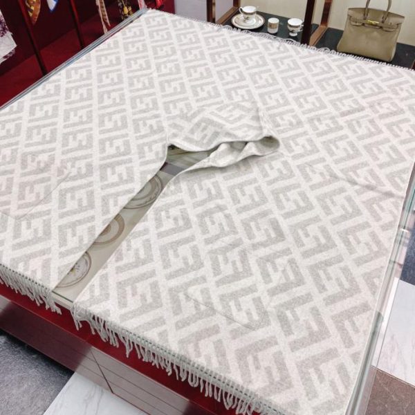 designer,replica,clothing,fake,1:1,lv,luxury,high quality Available at boutiques simultaneously: Fendi limited edition hooded cape/shawl (E55H1)