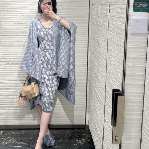 designer,replica,clothing,fake,1:1,lv,luxury,high quality Fendi shawl with classic FF logo all-over print (K0Q2X)