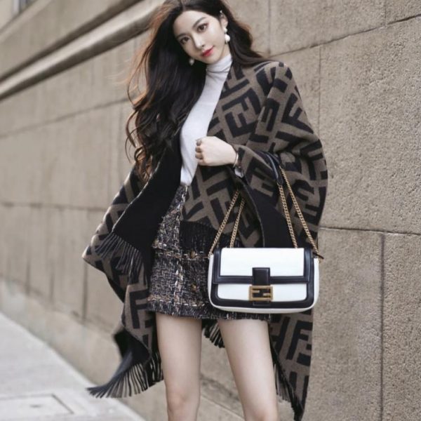designer,replica,clothing,fake,1:1,lv,luxury,high quality [High Quality] Fendi Heavyweight FF Letter Element Wool Cape, New Color (8BNE6)