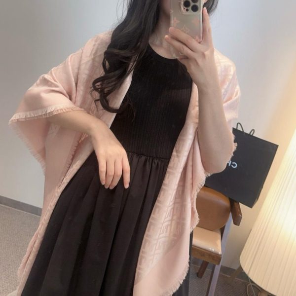 designer,replica,clothing,fake,1:1,lv,luxury,high quality Fendi New FF Gold and Silver Jacquard Shawl (S10YS)