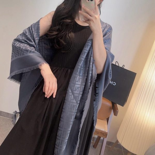 designer,replica,clothing,fake,1:1,lv,luxury,high quality Fendi’s new FF gold and silver thread jacquard shawl (0SW5F)