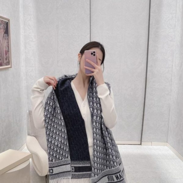designer,replica,clothing,fake,1:1,lv,luxury,high quality Dior’s new Oblique print scarf (GREHX)