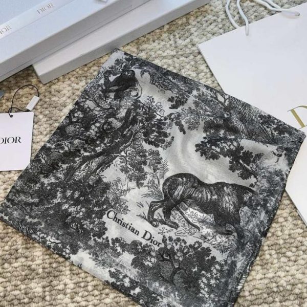 designer,replica,clothing,fake,1:1,lv,luxury,high quality Dior’s new Elegant Animal Jungle Silk Cashmere Scarf/Shawl (XDCV4)