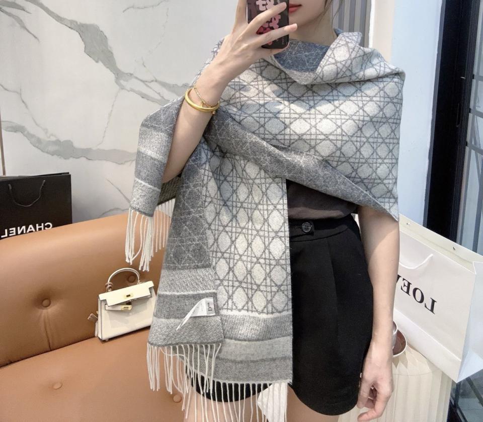 designer,replica,clothing,fake,1:1,lv,luxury,high quality DIOR (Silver Thread) New Cannage Pattern 100% Cashmere Scarf (OEJ4J) designer,replica,clothing,fake,1:1,lv,luxury,high quality DIOR (Silver Thread) New Cannage Pattern 100% Cashmere Scarf (OEJ4J)