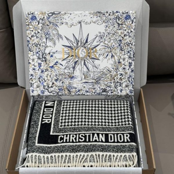 designer,replica,clothing,fake,1:1,lv,luxury,high quality Black and white Dior houndstooth reversible shawl (TCU4G)