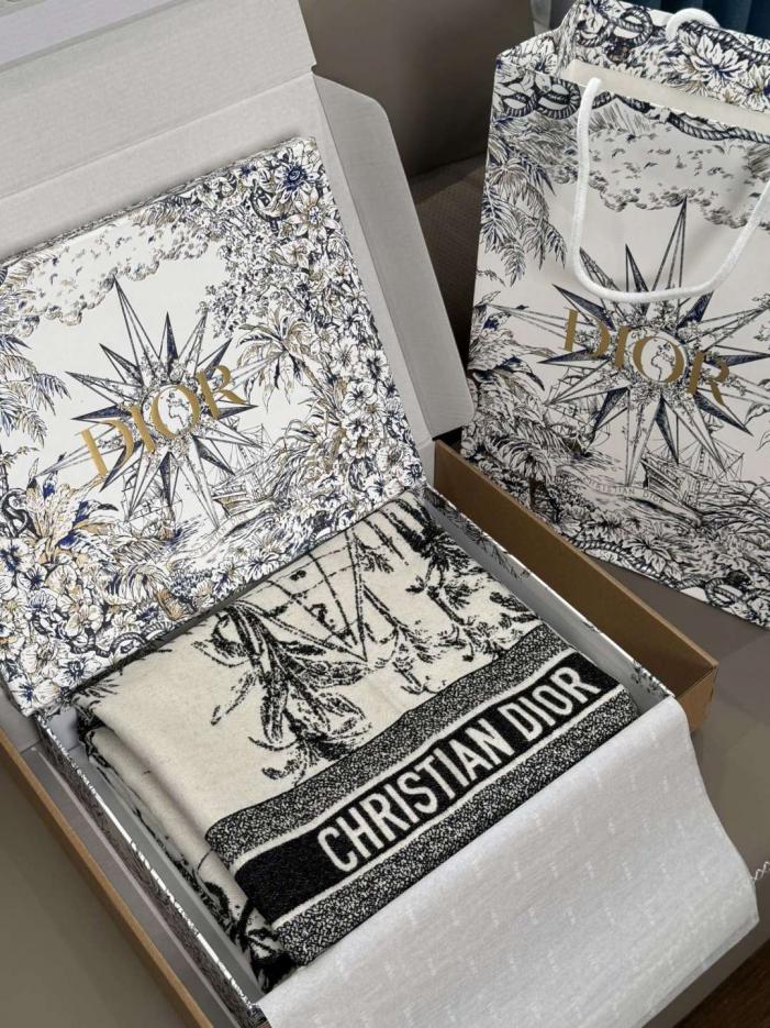 designer,replica,clothing,fake,1:1,lv,luxury,high quality Black and white Dior 【Global Starry Night Travel】shawl (YQ7S8) designer,replica,clothing,fake,1:1,lv,luxury,high quality Black and white Dior 【Global Starry Night Travel】shawl (YQ7S8)