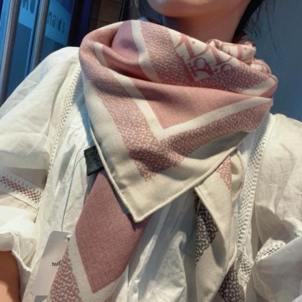designer,replica,clothing,fake,1:1,lv,luxury,high quality Dior 140 Velvet Square Scarf, Double-sided Different Color Cashmere Square Scarf (2ZO30)