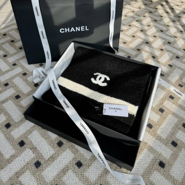 designer,replica,clothing,fake,1:1,lv,luxury,high quality CHANEL’s latest woven scarf collection (AC4U6) is now available at boutiques.