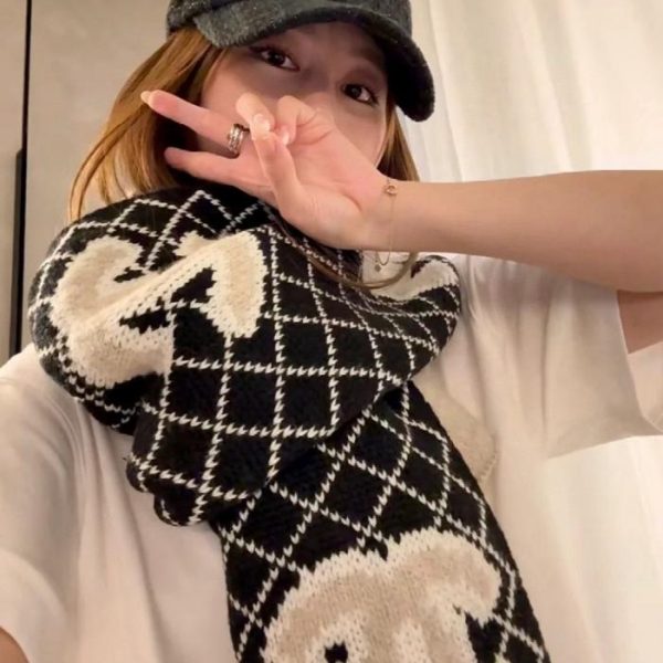 designer,replica,clothing,fake,1:1,lv,luxury,high quality Chanel diamond-patterned double-sided knit scarf, extra fluffy (2D1IY)