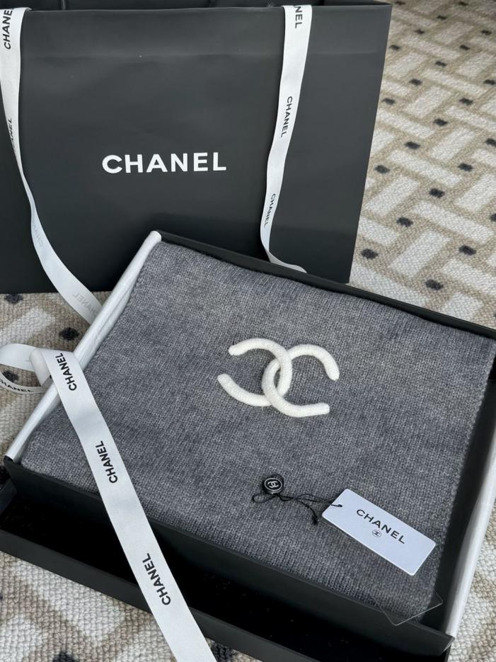 designer,replica,clothing,fake,1:1,lv,luxury,high quality Chanel Pineapple Quilted Reversible Scarf (ARV7D) designer,replica,clothing,fake,1:1,lv,luxury,high quality Chanel Pineapple Quilted Reversible Scarf (ARV7D)
