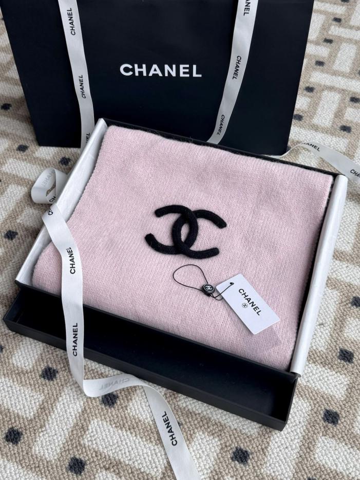designer,replica,clothing,fake,1:1,lv,luxury,high quality Chanel Pineapple Quilted Reversible Scarf (S0BYT) designer,replica,clothing,fake,1:1,lv,luxury,high quality Chanel Pineapple Quilted Reversible Scarf (S0BYT)