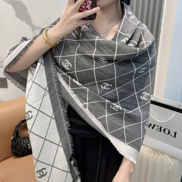 designer,replica,clothing,fake,1:1,lv,luxury,high quality Chanel’s latest velvet square scarf features a classic camellia design and an elegant Coco style.