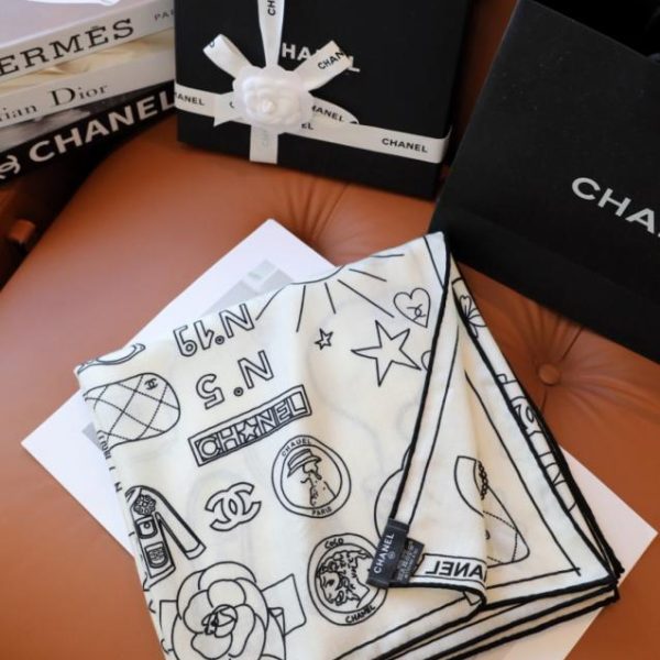 designer,replica,clothing,fake,1:1,lv,luxury,high quality New Chanel silk cashmere handkerchief featuring classic bag elements (BHFKX)