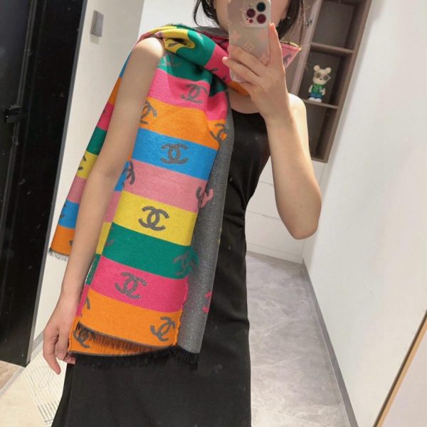 designer,replica,clothing,fake,1:1,lv,luxury,high quality Chanel’s new early spring collection includes a rainbow shimmering scarf/shawl (EUUM1).
