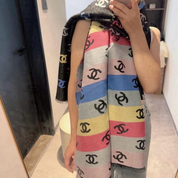 designer,replica,clothing,fake,1:1,lv,luxury,high quality Chanel’s new early spring collection includes a rainbow shimmering scarf/shawl (VWNUM).