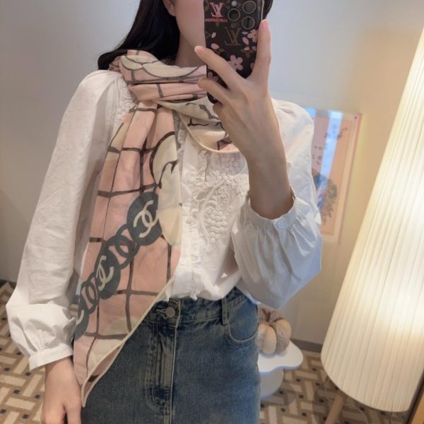 designer,replica,clothing,fake,1:1,lv,luxury,high quality Chanel’s latest quilted velvet scarf, classic camellia design, elegant Coco style (222IX)