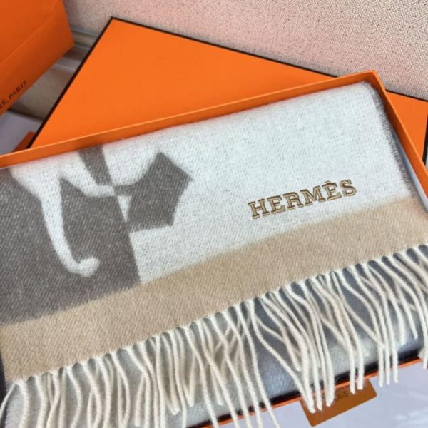 designer,replica,clothing,fake,1:1,lv,luxury,high quality Hermes Equestrian-Inspired Jacquard Cashmere Scarf, Small Size (UAQUV)